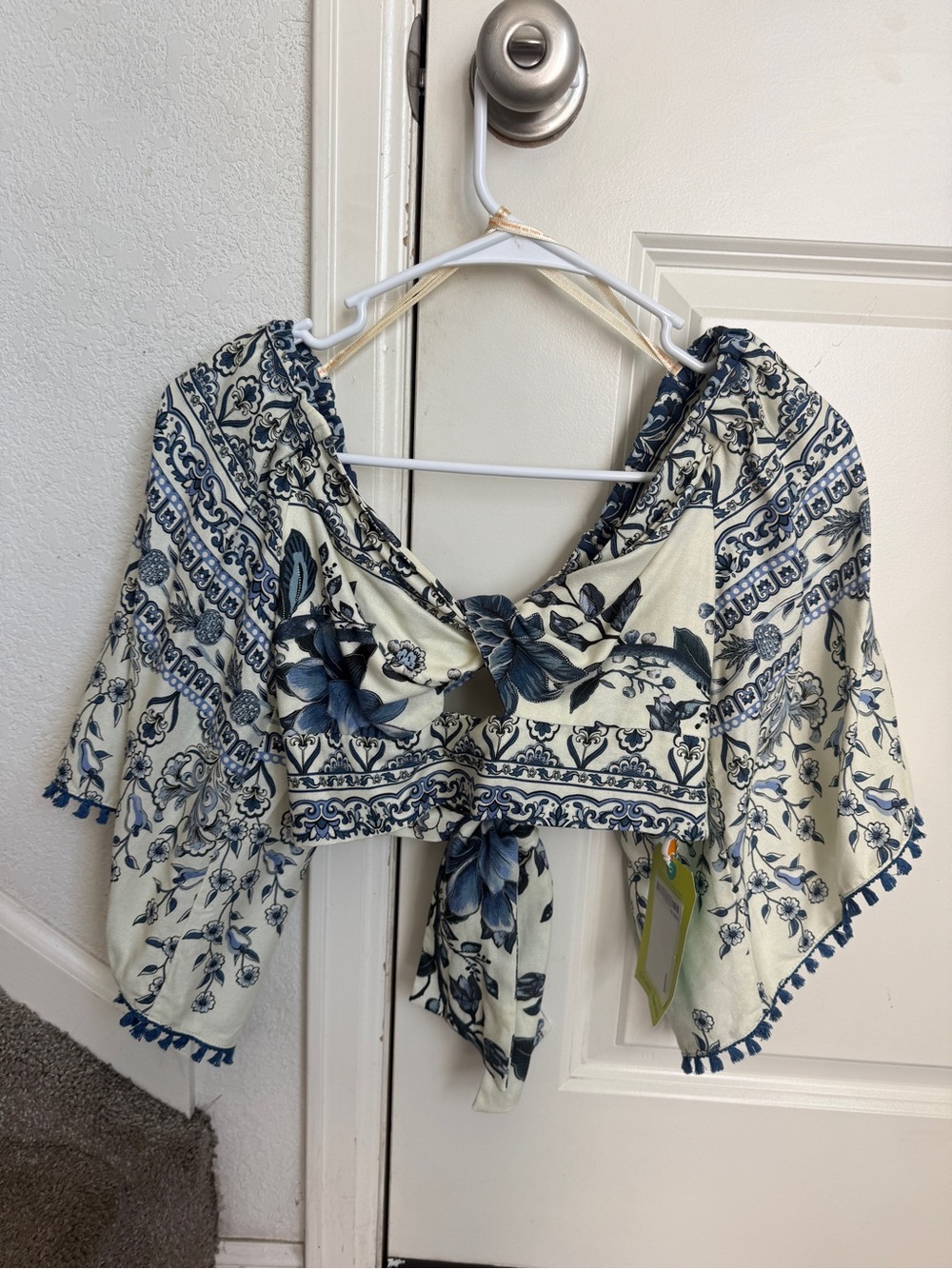 Beautiful FARM Rio Ivory Crop Top with Navy Floral Print - NEW - With Tag